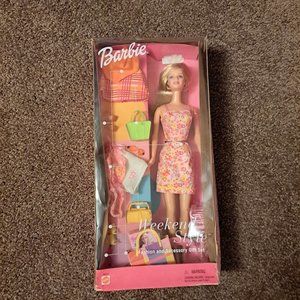 NIB 2001 Vintage BARBIE “Weekend Style” Fashion and Accessory Gift Set Mattel
